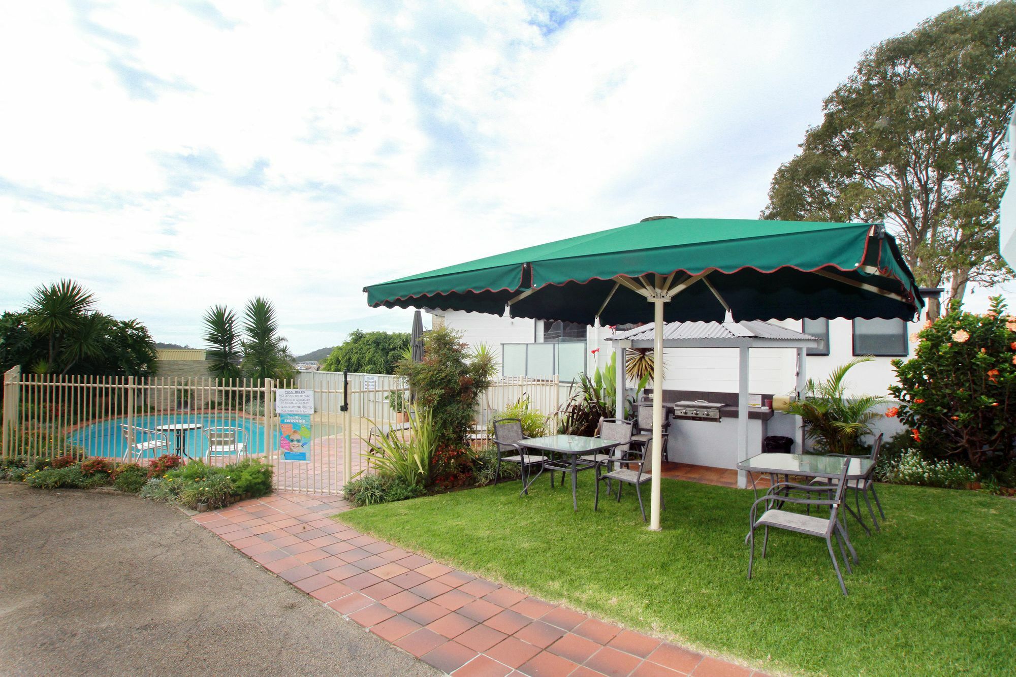 Sea Spray Motel - Merimbula (Adults Only) Екстериор снимка